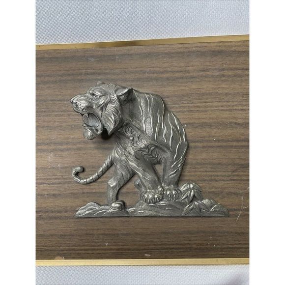 VINTAGE Pewter 3D Mounted Gold Tone Tiger on a fra - Picture 2 of 10